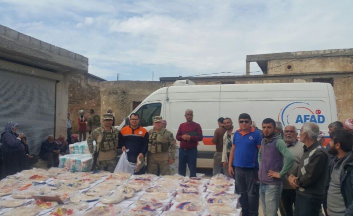 TSK ve AFAD’ın Afrin’e gıda desteği sürüyor.