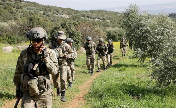 TSK ve ÖSO, Afrin'de teröristlerin daha önce konuşlandığı noktalarda arama
