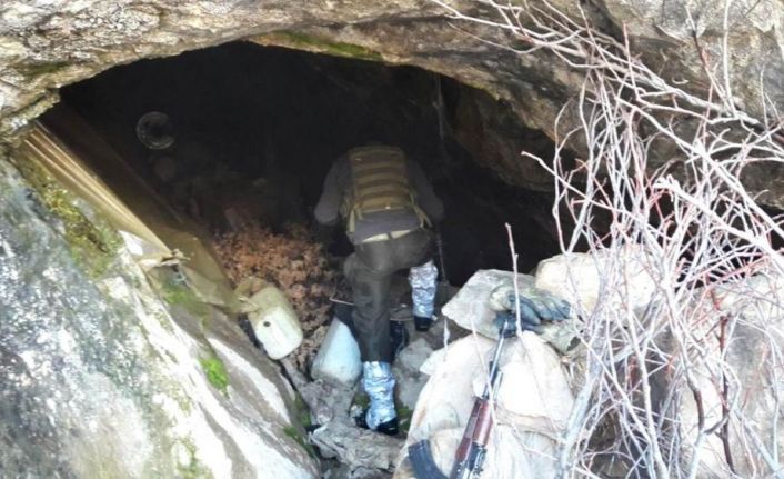 Tunceli’de düzenlenen operasyonda terör örgütü PKK’nın kullandığı 6 sığınak ile
