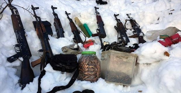 Tunceli kırsalında 7 kalaşnikof ve bu silahlara ait mühimmat, 7