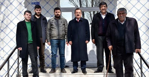 Muş'un Hasköy ilçesindeki Kanaat önderi Karayel, "Askerlerimiz Afrin'deki halkı korumaktadır.