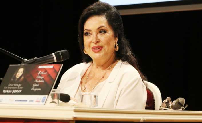Dördüncü Asya Film Festivali’nde Türk sinemasının sultanı Türkan Şoray’a ödül