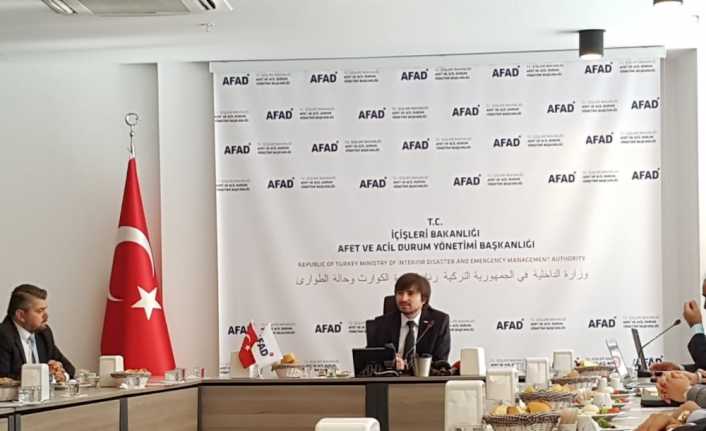 AFAD Başkanı Mehmet Güllüoğlu, "Tsunami deniz kıyısındaki ülkeleri etkileme potansiyeline