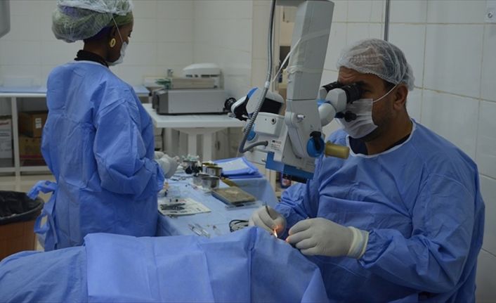 Türkiye, İKB'nin Önlenebilir Körlükle Mücadele Projesi kapsamında Afrika’da 5 yılda
