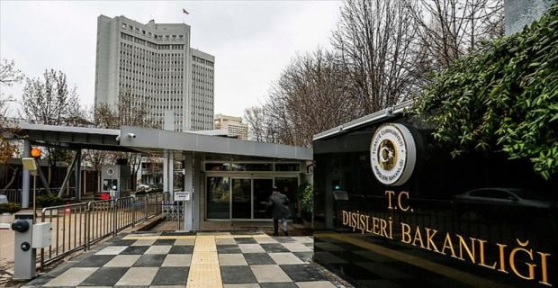 Dışişleri Bakanlığı, bir kilisenin önünde, çok sayıda kişinin hayatını kaybettiği