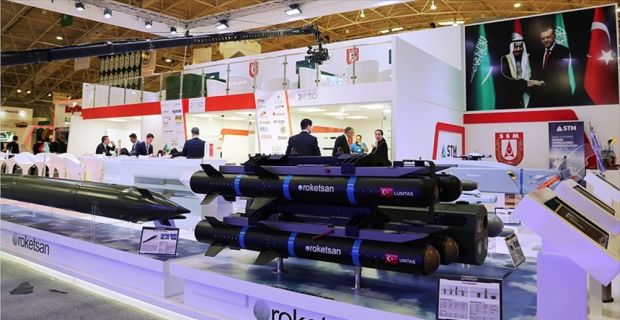 Suudi Arabistan'da düzenlenen "4. Silahlı Kuvvetler-Yerli Üretimi Destekleme Fuarı" açıldı.