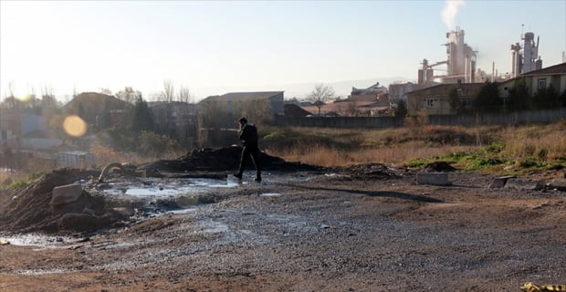 Çevre ve Şehircilik Bakanı Özhaseki, Tuzla'da kimyasal atıktan yayılan koku