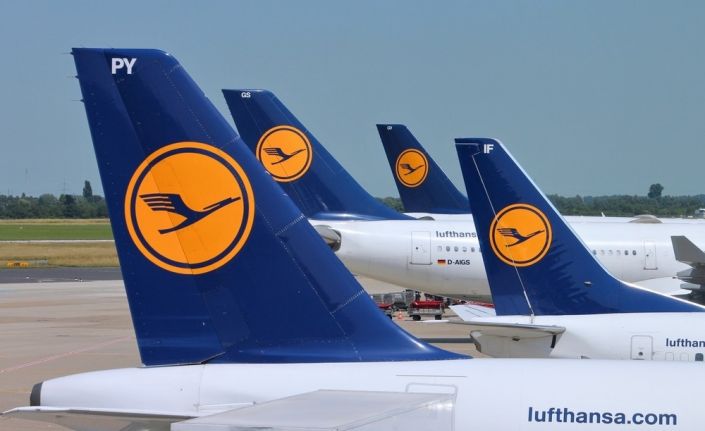 Almanya’da hava yolu çalışanlarının başlattığı grev sebebiyle 800’den fazla uçuş