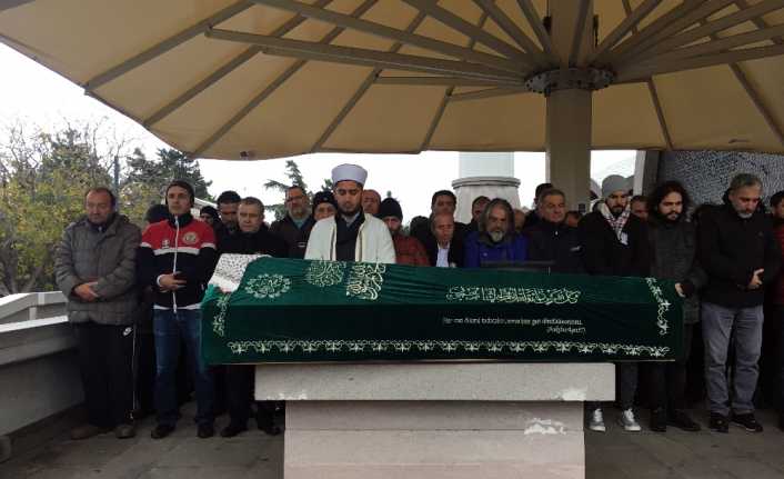 Sinema ve tiyatro sanatçısı Uğur Kıvılcım son yolculuğuna uğurlandı. Kıvılcım’ın