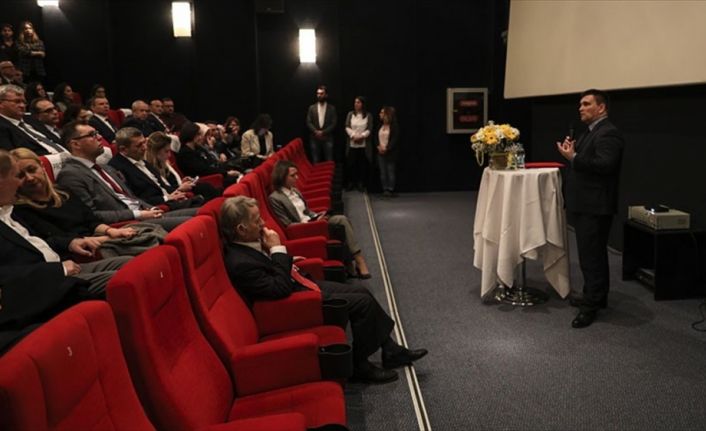 Ukrayna'nın Ankara Büyükelçiliğinin öncülüğünde, ülkenin Donetsk şehrindeki havalimanı savaşını anlatan