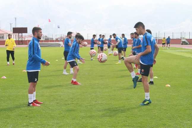 Bölgesel Amatör Lig (BAL) 3.Grup'ta sezona deplasmanda beraberlikle başlayan Erzincan