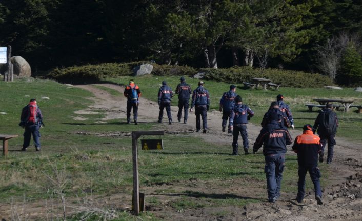 Uludağ’da kaybolan genci arama çalışmaları gece durdurulurken, sabahın erken saatlerinde