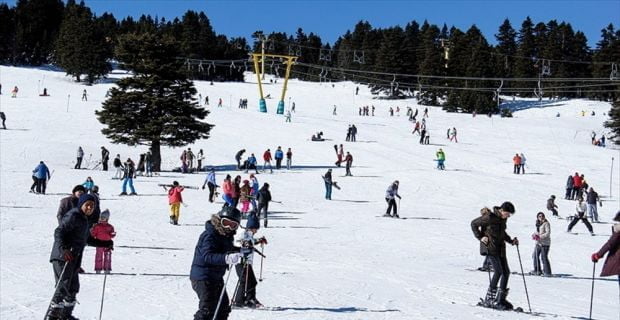 Kış turizm merkezlerinden Uludağ'daki konaklama tesisleri, sömestir tatilini yüzde 90