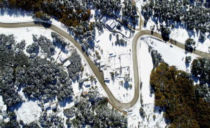 Kış turizminin en önemli merkezlerinden Uludağ’da 2 günde 2 mevsim