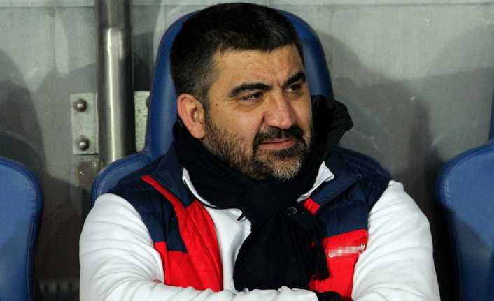 Sosyal medya üzerinden eski milli futbolcu Ümit Özat’a hakaret eden