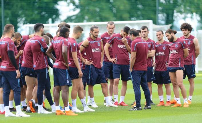 Trabzonspor Teknik Direktörü Ünal Karaman, antrenmanlarda son teknoloji metotları kullanıyor.