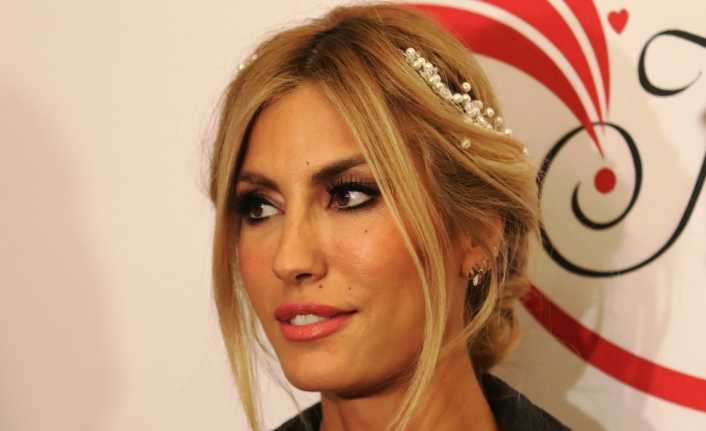 Ünlü manken Çağla Şikel hakkında 2013 yılına ait vergilerinde sahte