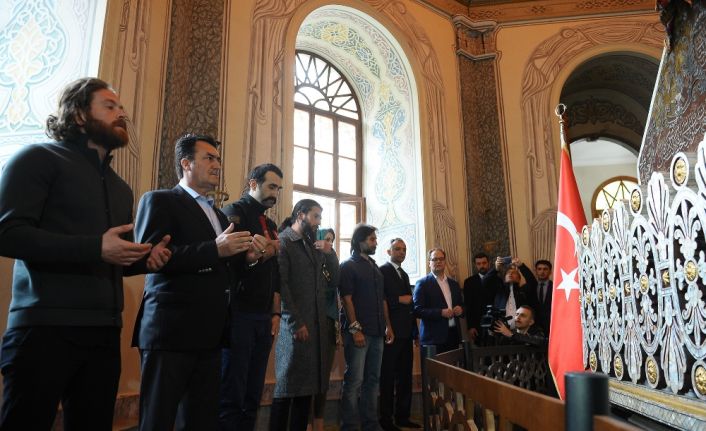 Osmangazi Belediyesi tarafından düzenlenen Bursa’nın fethi şenliklerine katılan Diriliş Ertuğrul