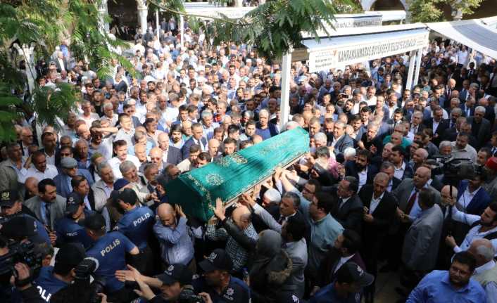 Edebiyat camiasının sevilen ismi Şair ve Yazar Bahaettin Karakoç, memleketi