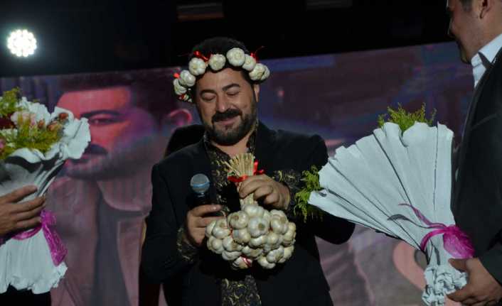 Arabesk Müziğin başarılı ismi Serkan Kaya, Kastamonu Taşköprü’de verdiği konserde