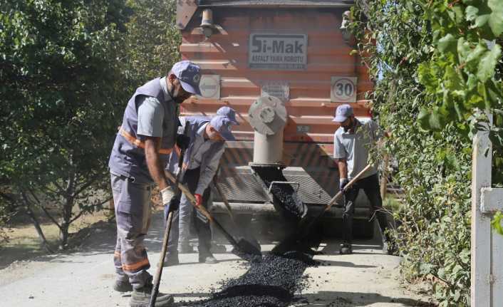 Şehrin birçok bölgelerinde sürdürülen üst yapı çalışmaları devam ediyor.