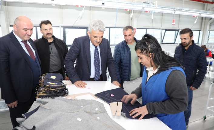 Vali Makas Erzincan OSB'deki Bazı İşletmeleri Ziyaret Etti.