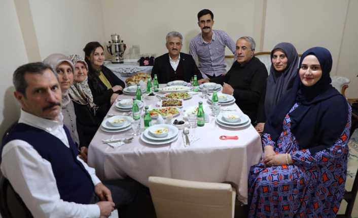 Erzincan Valisi Mehmet Makas ve Eşi Elif Makas İftarını Şehit