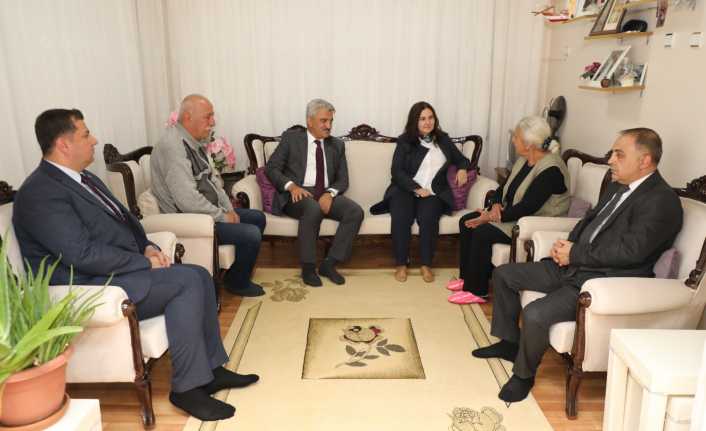 Erzincan Valisi Mehmet Makas ve Eşi Elif Makas, Aile Ziyaretlerinde