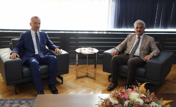 Erzincan Valisi Mehmet Makas, EBYÜ Rektörü Prof. Dr. Akın Levent’e