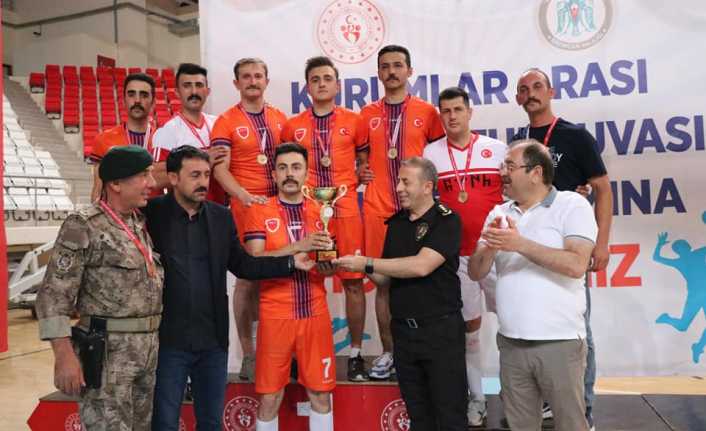 Erzincan Gençlik ve Spor İl Müdürlüğü organizasyonunda düzenlenen kurumlar arası