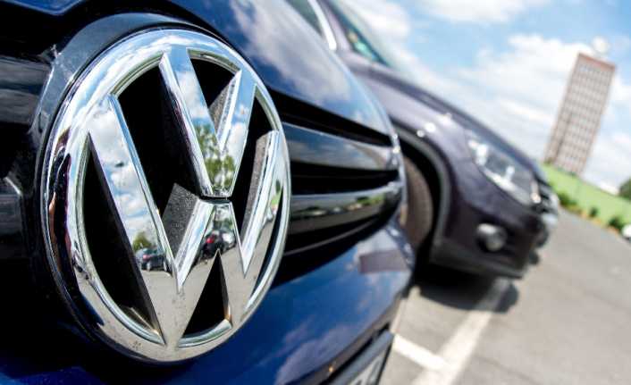 Alman otomobil devi Volkswagen’e mazotlu araçlardaki emisyon hataları yüzünden yaklaşık