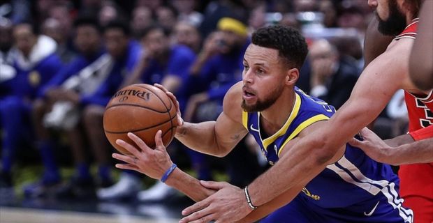 Amerikan Basketbol Ligi'nde (NBA) Golden State Warriors, yıldızı Stephen Curry'nin