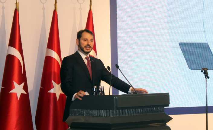Hazine ve Maliye Bakanı Berat Albayrak, perşembe günü yabancı yatırımcılarla