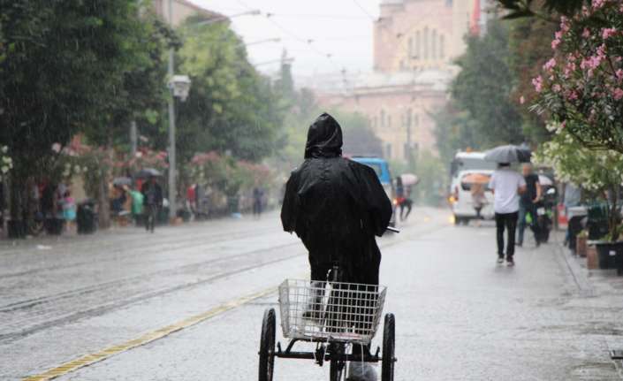Eskişehir, son günlerdeki özellikle öğleden sonra rüzgar ve aralıklarla yağan