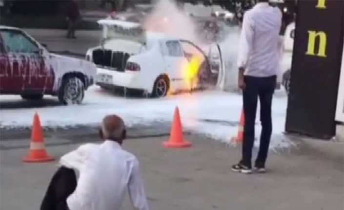 Ankara’da seyir halindeki otomobilin yakıt tankının alev alması sonucu çıkan
