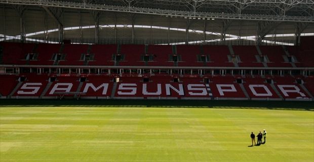 Samsunspor'un olağanüstü kongresinde aday çıkmayınca 53 yıllık kulüp kayyuma devredildi.
