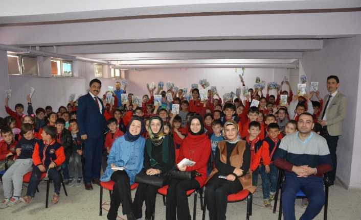 “Mete-Küçük Alp” ve “Mete-Gizem Avcısı” kitaplarının yazarları Lokman Aydoğan ve