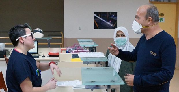 İzmir'de kalp nakli olan 56 yaşındaki Mustafa Aktuğlu, ameliyata hazırlanan
