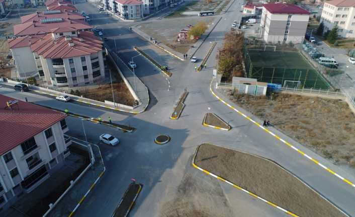 Başkan Aksun “Trafikte güvenliği sağlamak için kavşak yapım çalışmalarımız devam