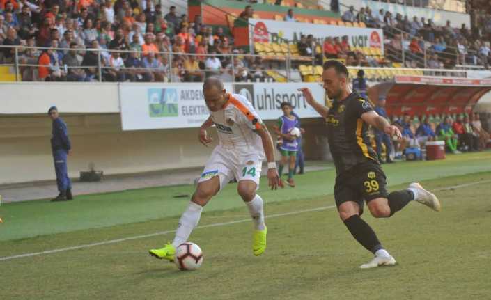 Spor Toto Süper Lig’in 11. hafta maçında Aytemiz Alanyaspor sahasında