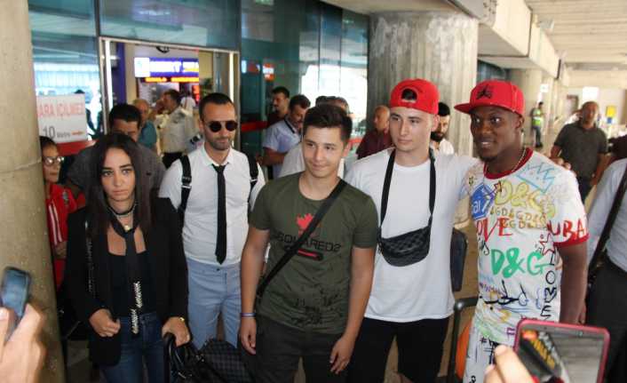 Trabzonspor’un prensipte anlaşmaya vardığı Nijeryalı Anthony Nwakaeme Trabzon’a geldi. 