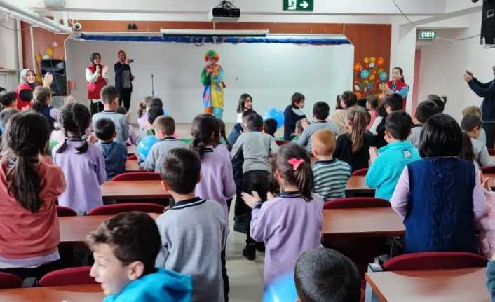 Zeynep Mustafa Han İlkokulu ve Erzincan Gençlik Merkezi tarafından Yerli