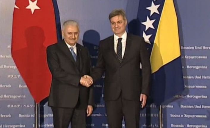 Başbakan Binali Yıldırım, resmi temaslarda bulunmak üzere geldiği Bosna-Hersek’te resmi