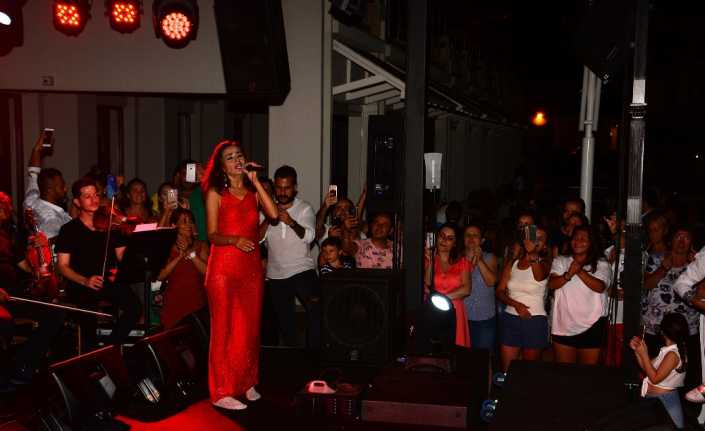 Kurban Bayramı’nın birinci günü Bodrum’da sahne alan ünlü sanatçı Yıldız