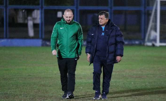 Adana Demirspor Kulübü Teknik Direktörü Yılmaz Vural, takımla ilk antrenmanına