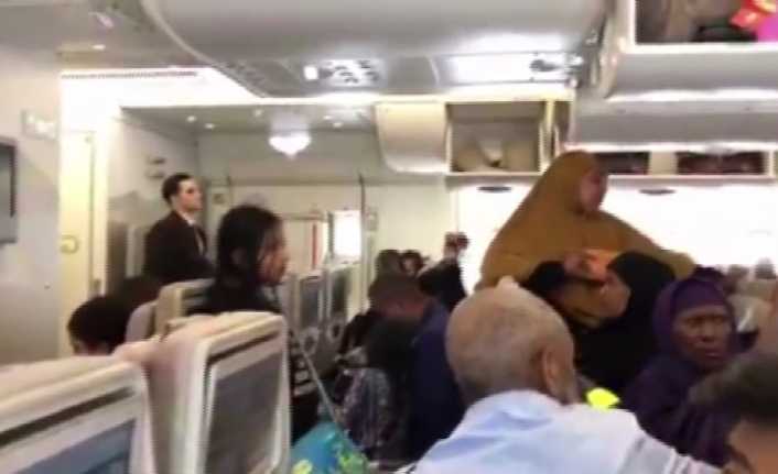 ABD’nin New York eyaletindeki JFK Havalimanı’na iniş yapan bir uçağın,