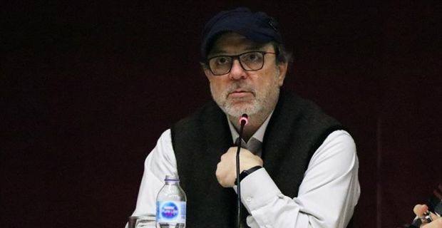 Yönetmen Semih Kaplanoğlu, sinemanın emekleme çağında olduğunu belirterek, "Bugün üç
