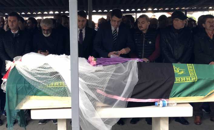 İstanbul Bağcılar’da çıkan yangında ünlü youtuber Emre Özkan ile birlikte