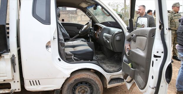 Afrin kırsalındaki Cinderes bölgesinde teröristlerin, içerisinde biri çocuk 3 kişinin
