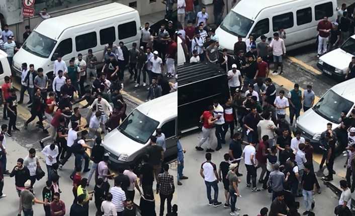 İstanbul Sultangazi’de iki grup arasında bilinmeyen bir nedenle kavga çıktı.